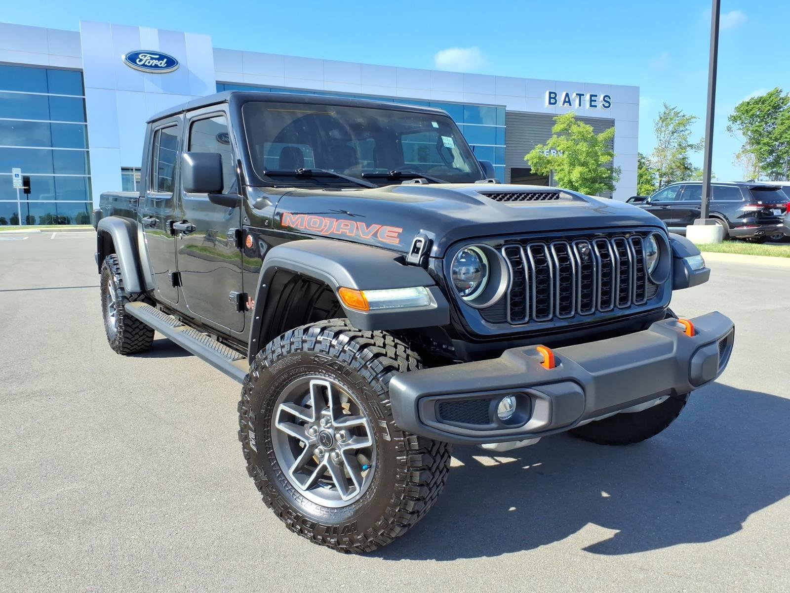 Used 2024 Jeep Gladiator Mojave w/ Technology Group AWD/4WD image 1