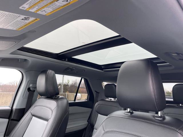 Certified 2022 Ford Explorer XLT w/ Equipment Group 202A image 30