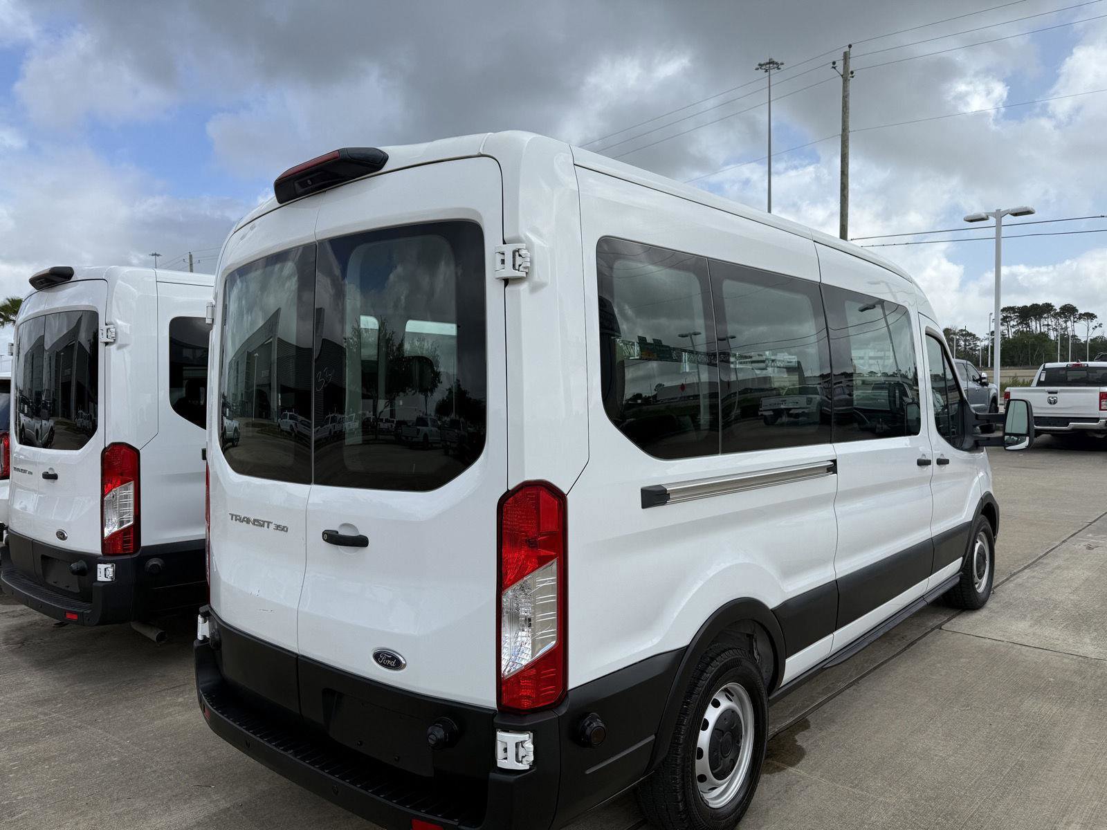 Certified 2020 Ford Transit 350 XL image 4