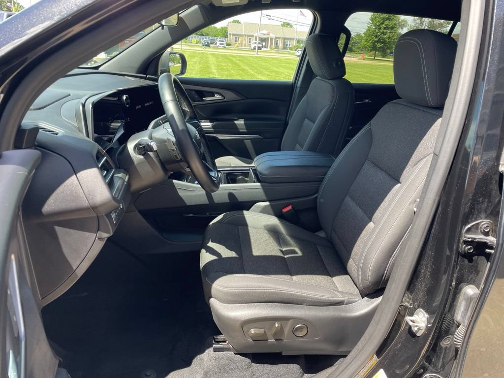 Used 2024 Chevrolet Traverse LT AWD/4WD image 8