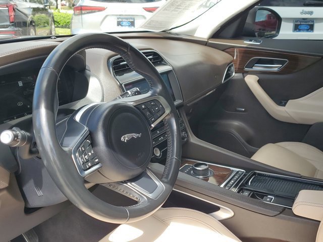 Used 2019 Jaguar F-PACE Prestige image 21