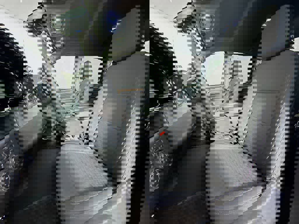 Used 2025 Chevrolet Silverado 1500 LT image 15