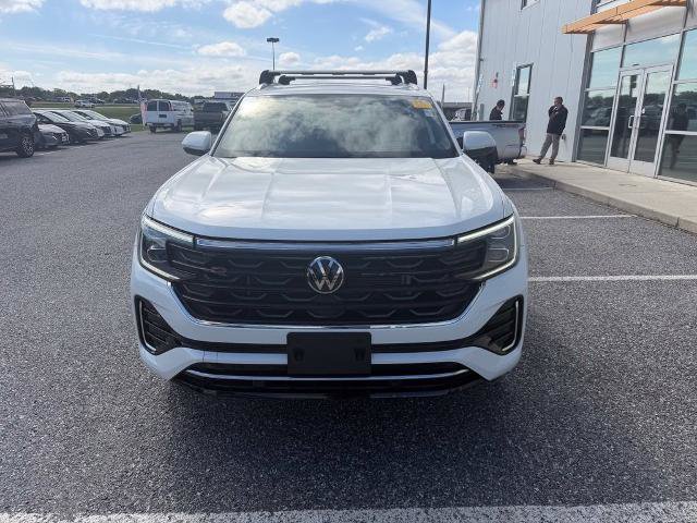 Used 2024 Volkswagen Atlas Cross Sport SEL R-Line AWD/4WD image 3