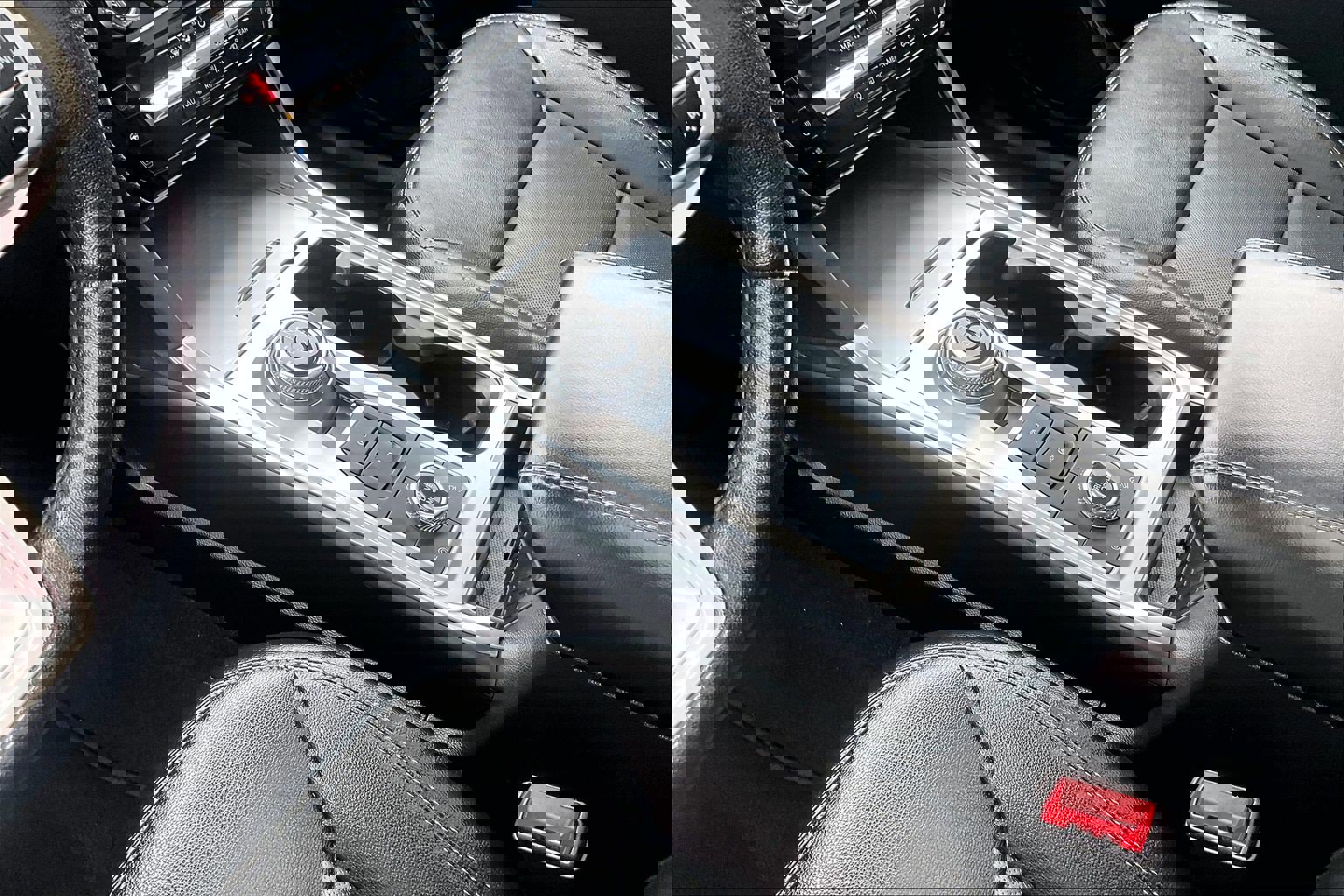 Certified 2022 Ford Explorer Limited w/ Equipment Group 301A image 14