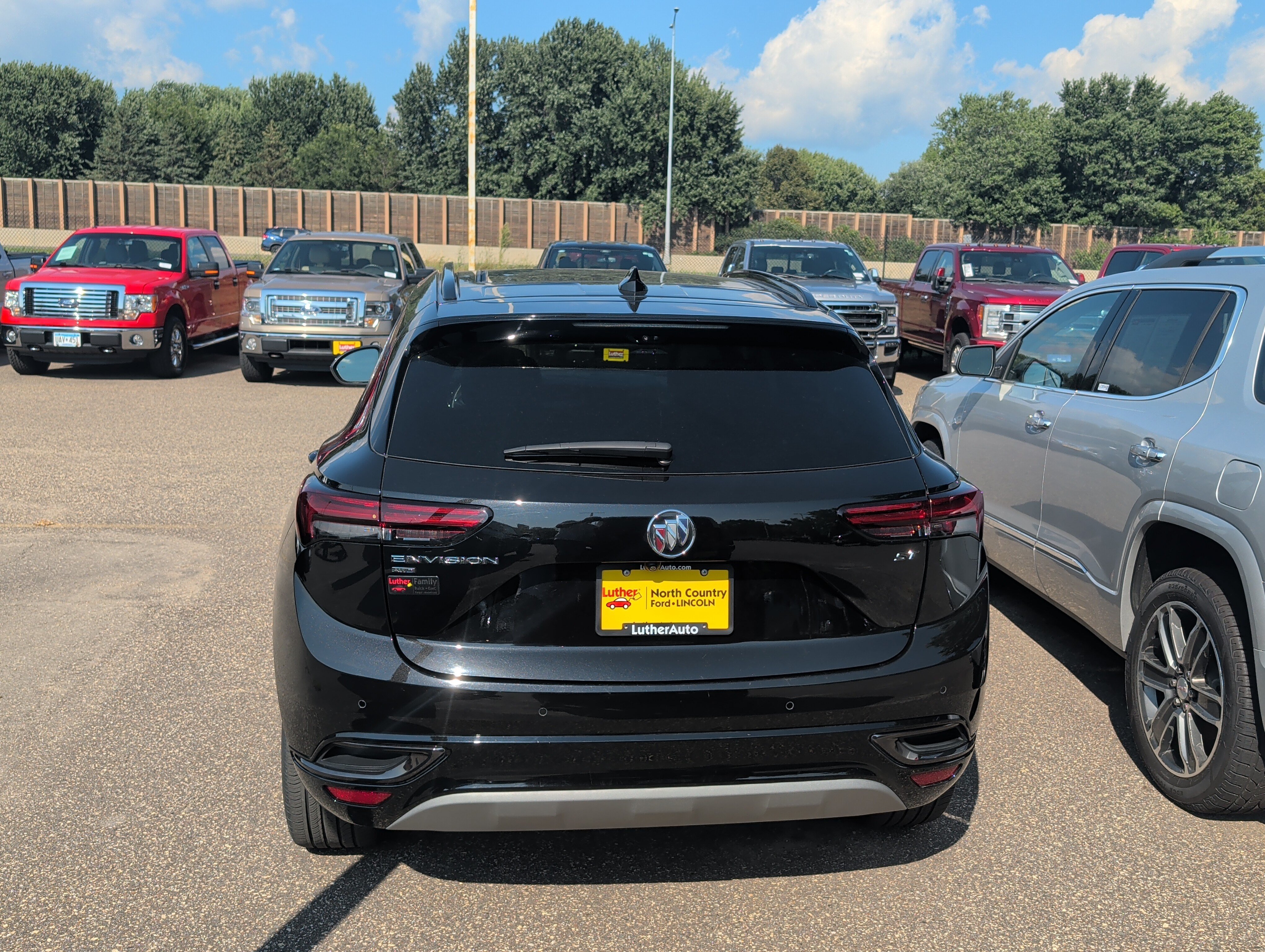 Used 2022 Buick Envision Essence w/ Technology Package II AWD/4WD image 6