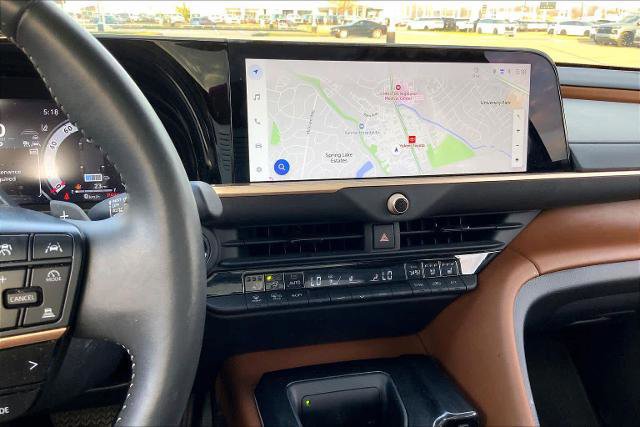 Used 2025 Toyota Crown Signia w/ Advanced Technology Package image 9