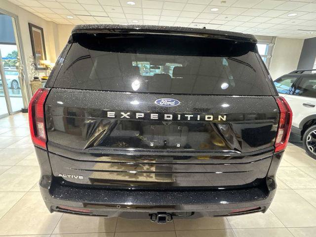 Certified 2025 Ford Expedition Active AWD/4WD image 4