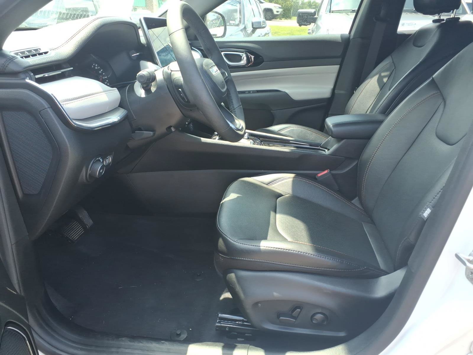 Used 2023 Jeep Compass Limited AWD/4WD image 20