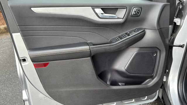 Certified 2024 Ford Escape Platinum AWD/4WD image 10