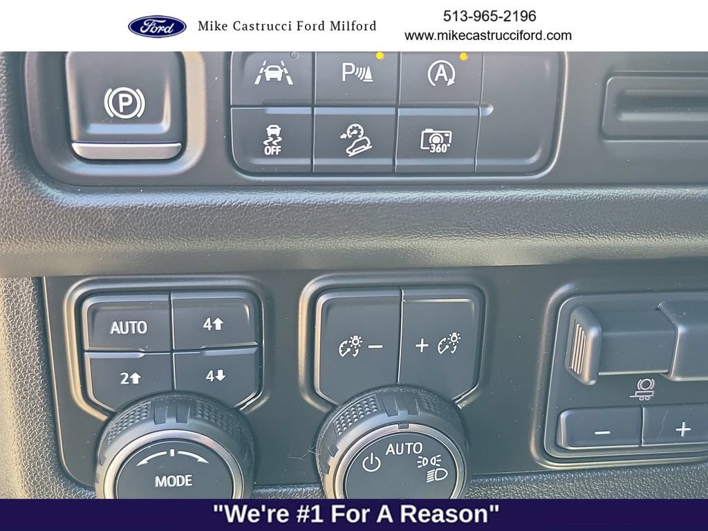 Used 2024 Chevrolet Suburban Z71 w/ Luxury Package AWD/4WD image 20