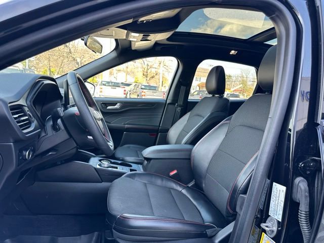 Certified 2023 Ford Escape ST-Line w/ Tech Pack #1 image 38