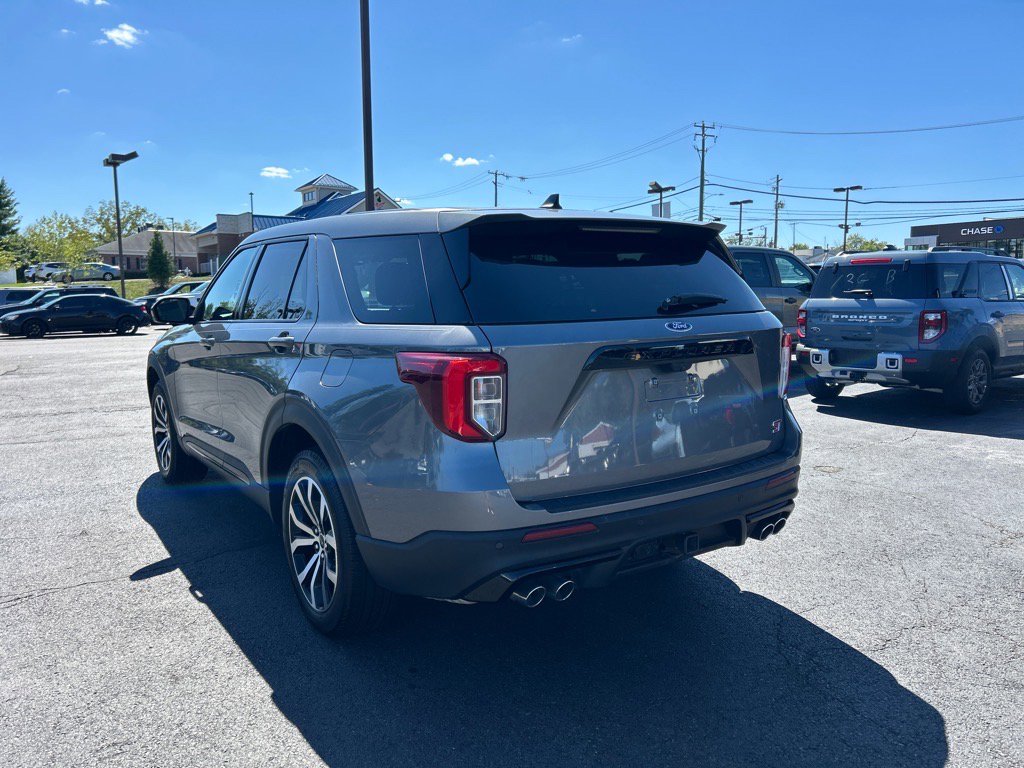 Certified 2022 Ford Explorer ST image 11