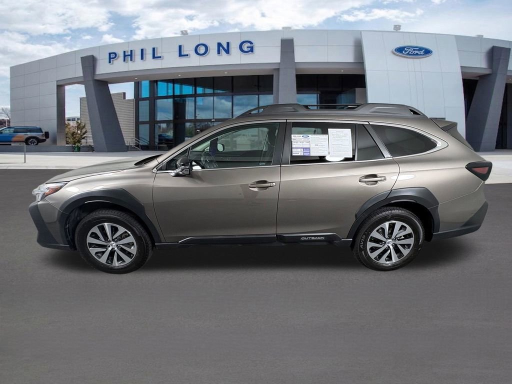 Used 2023 Subaru Outback Premium AWD/4WD image 2