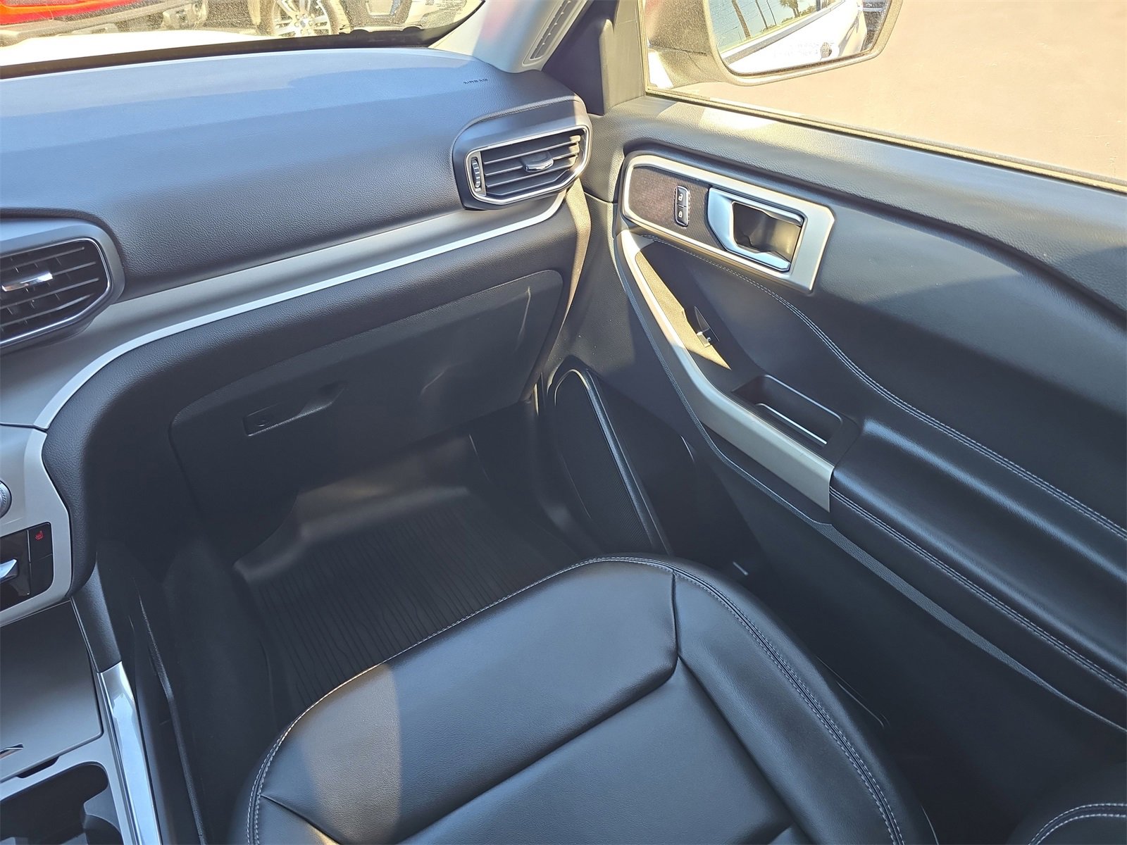 Certified 2023 Ford Explorer XLT w/ Equipment Group 202A image 11