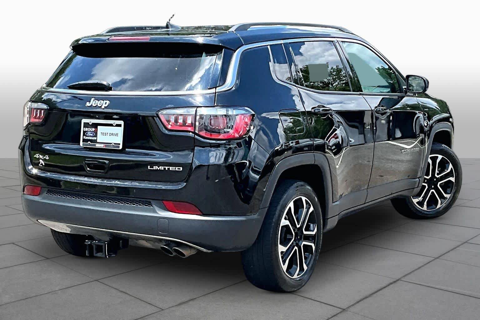 Used 2022 Jeep Compass Limited AWD/4WD image 13