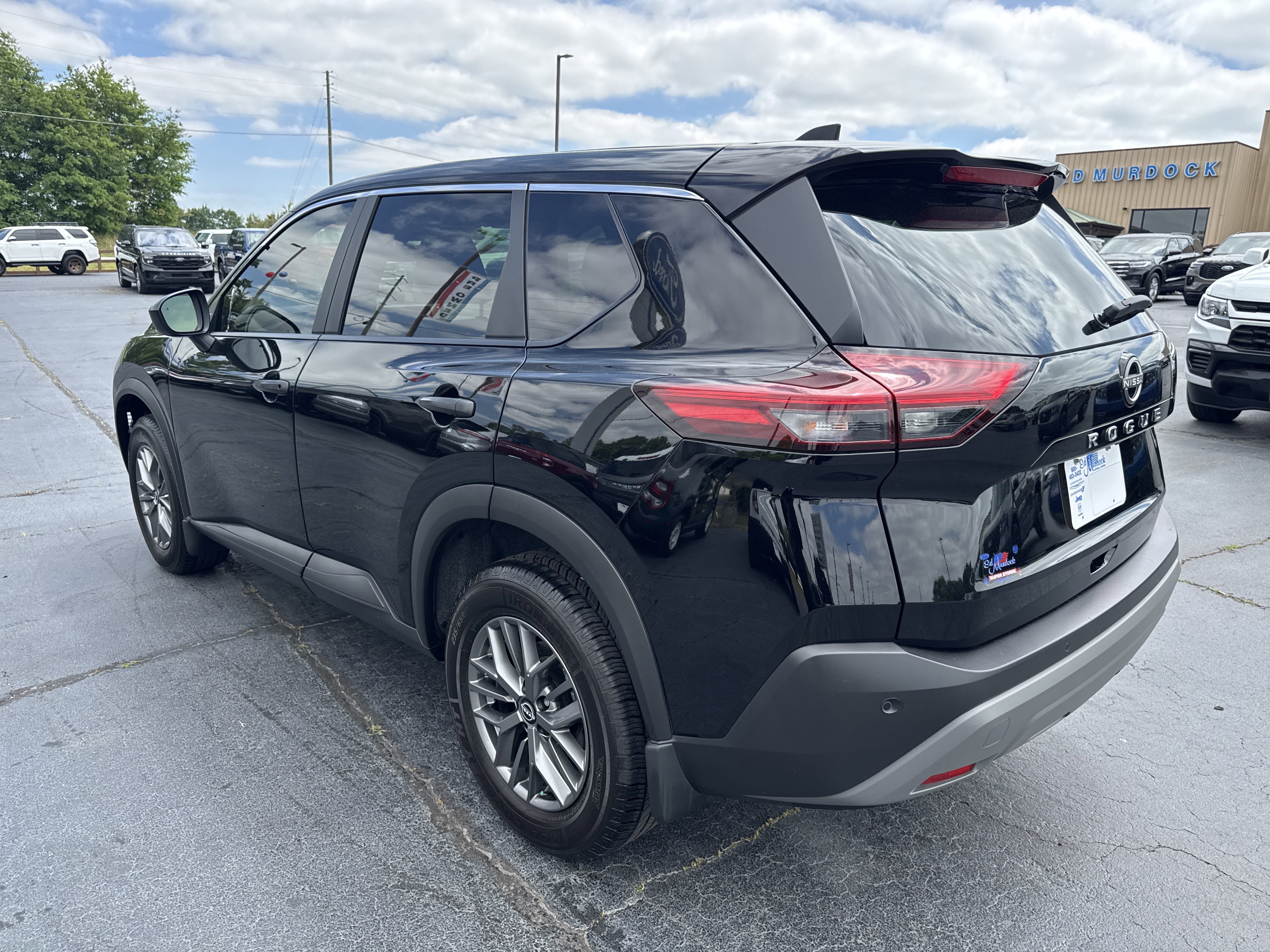 Used 2023 Nissan Rogue S FWD image 7