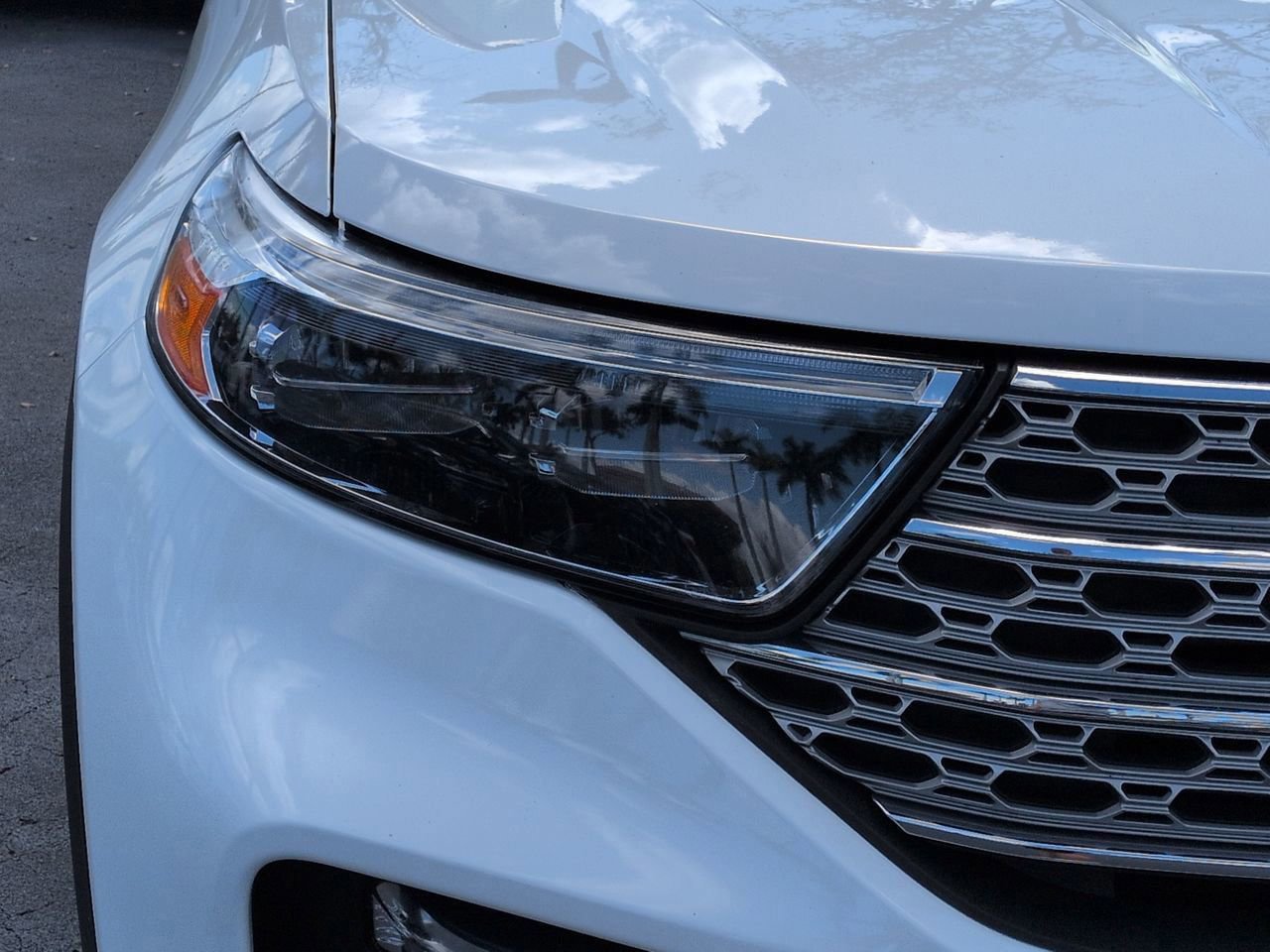 Certified 2023 Ford Explorer Limited w/ Equipment Group 301A image 9