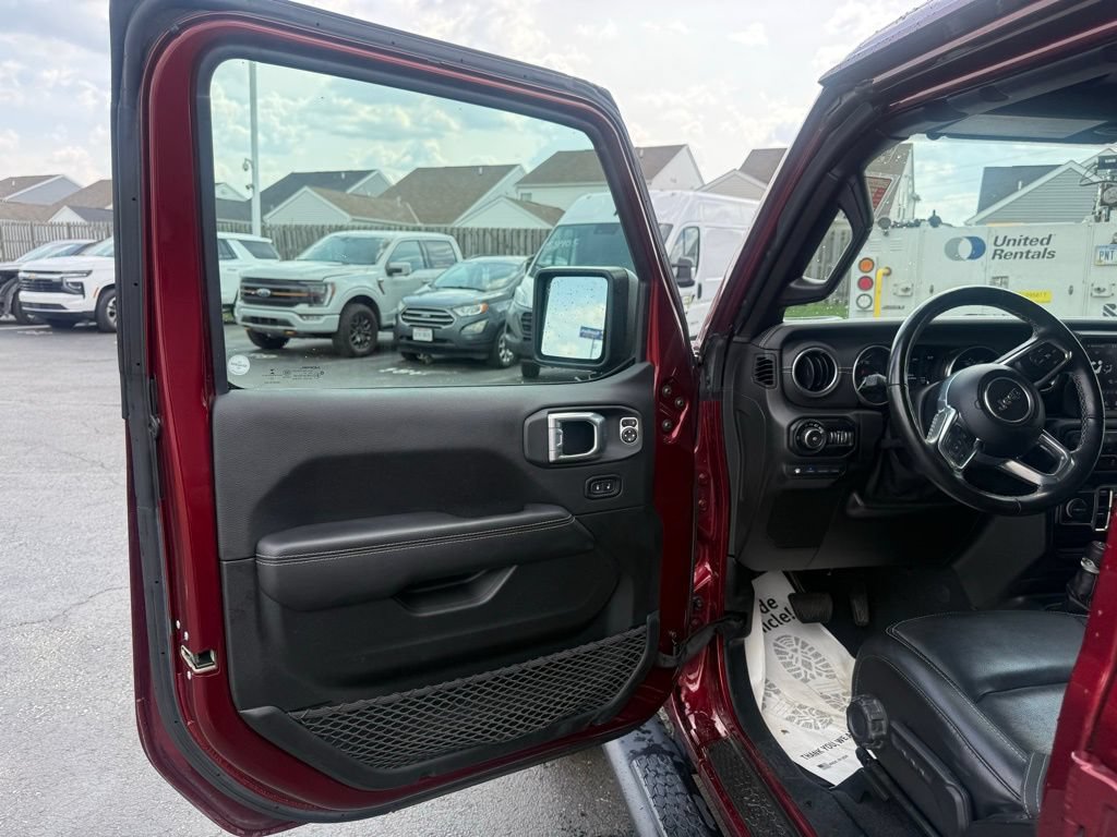 Used 2021 Jeep Wrangler Unlimited Sahara w/ Cold Weather Group AWD/4WD image 17