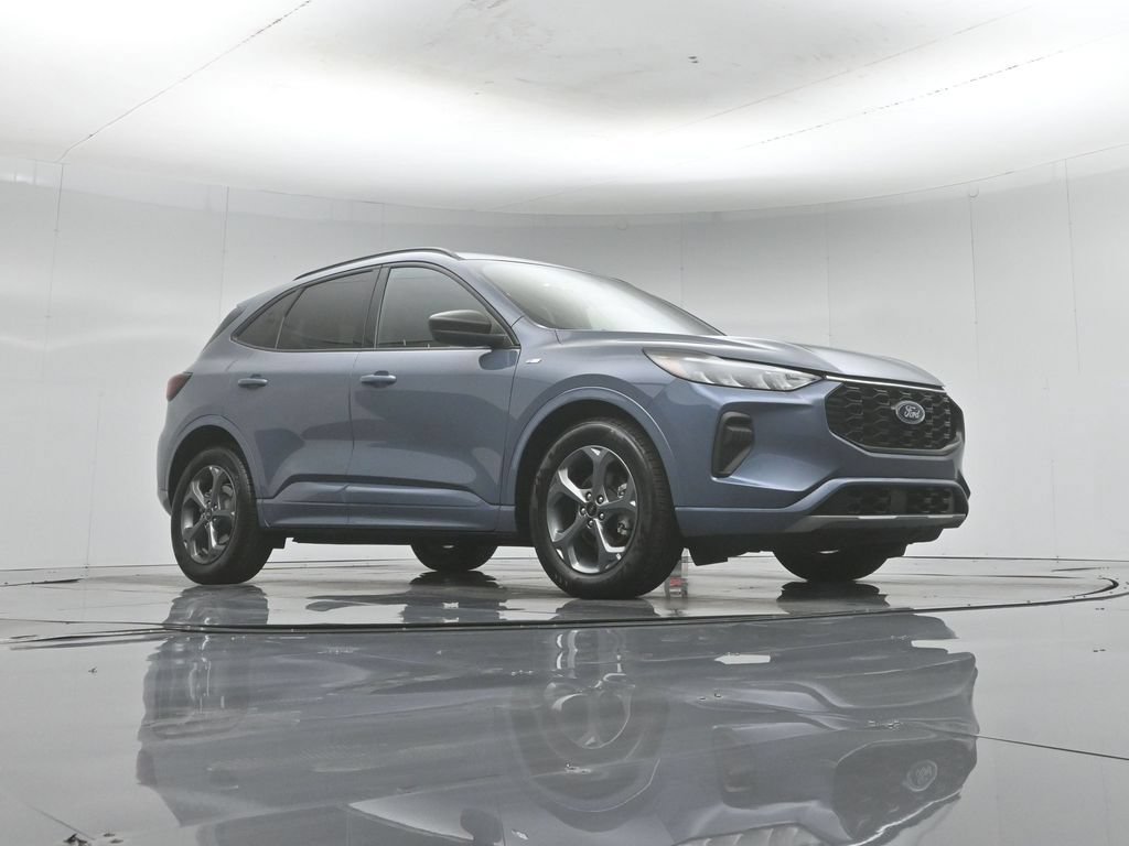 Certified 2024 Ford Escape ST-Line w/ Tech Pack #1 FWD image 4