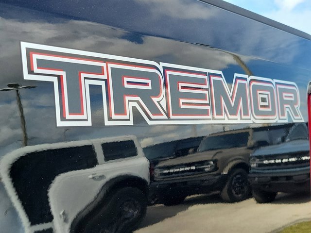 Certified 2022 Ford F250 Platinum w/ Tremor Off-Road Package image 11