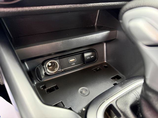 Used 2025 Kia Soul LX w/ LX Technology Package FWD image 22