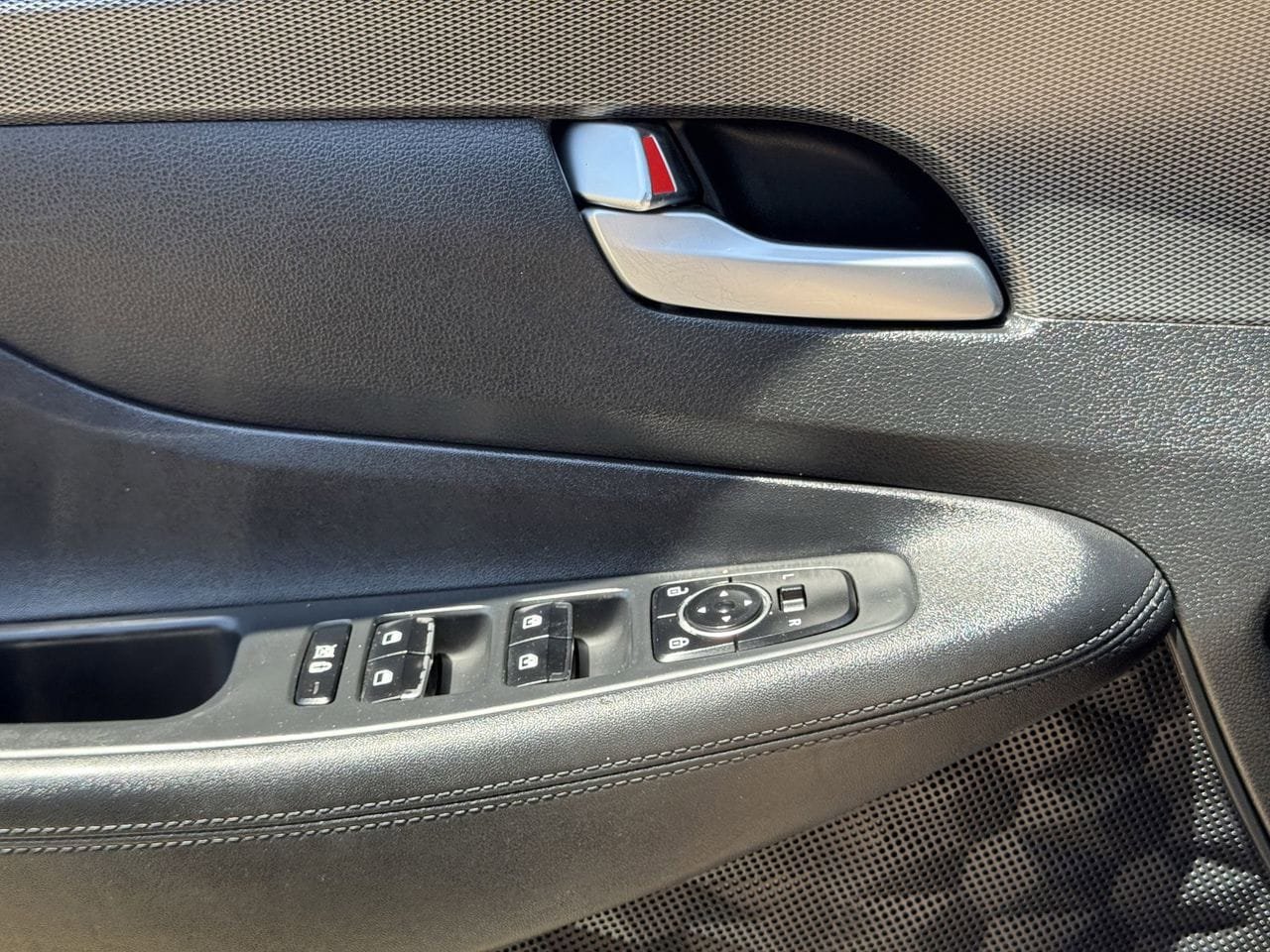Used 2019 Hyundai Santa Fe SEL FWD image 24