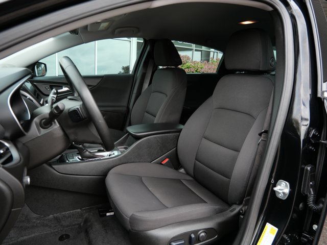 Used 2025 Chevrolet Malibu RS FWD image 12