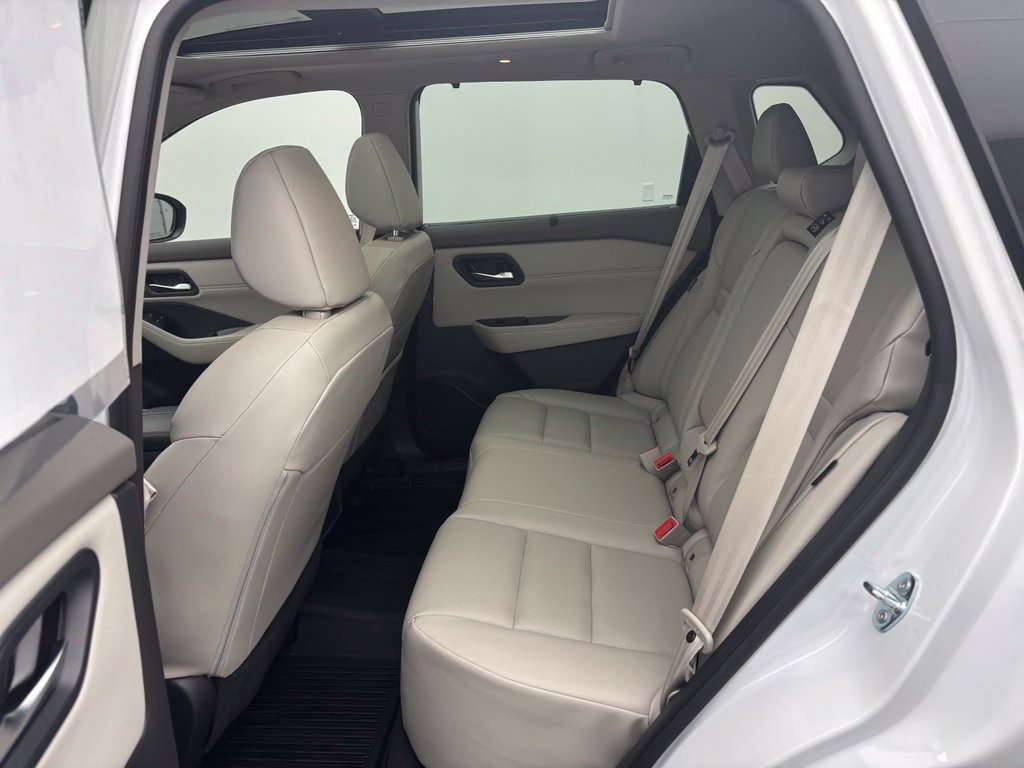 Used 2024 Nissan Rogue SV w/ SV Premium Package FWD image 36