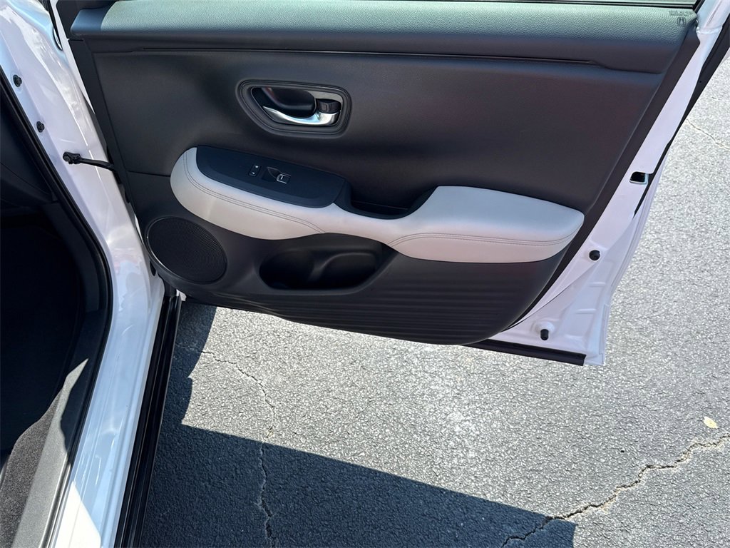 Used 2023 Honda HR-V EX-L image 14