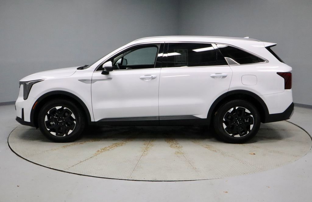 Used 2025 Kia Sorento S w/ Panoramic Sunroof Package image 2