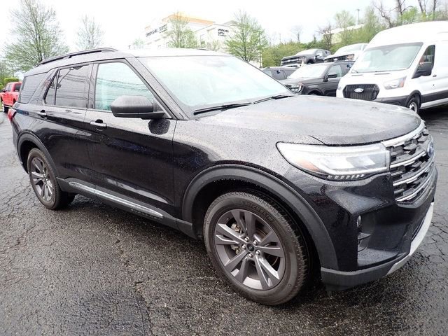 Certified 2025 Ford Explorer Active w/ Active Comfort Package AWD/4WD image 12