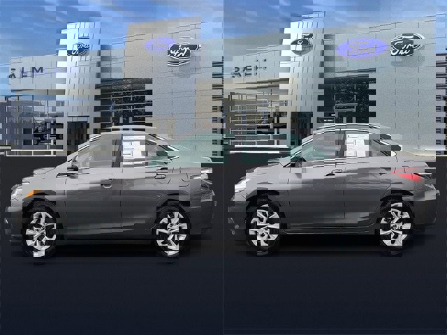 Used 2017 Toyota Camry LE image 5