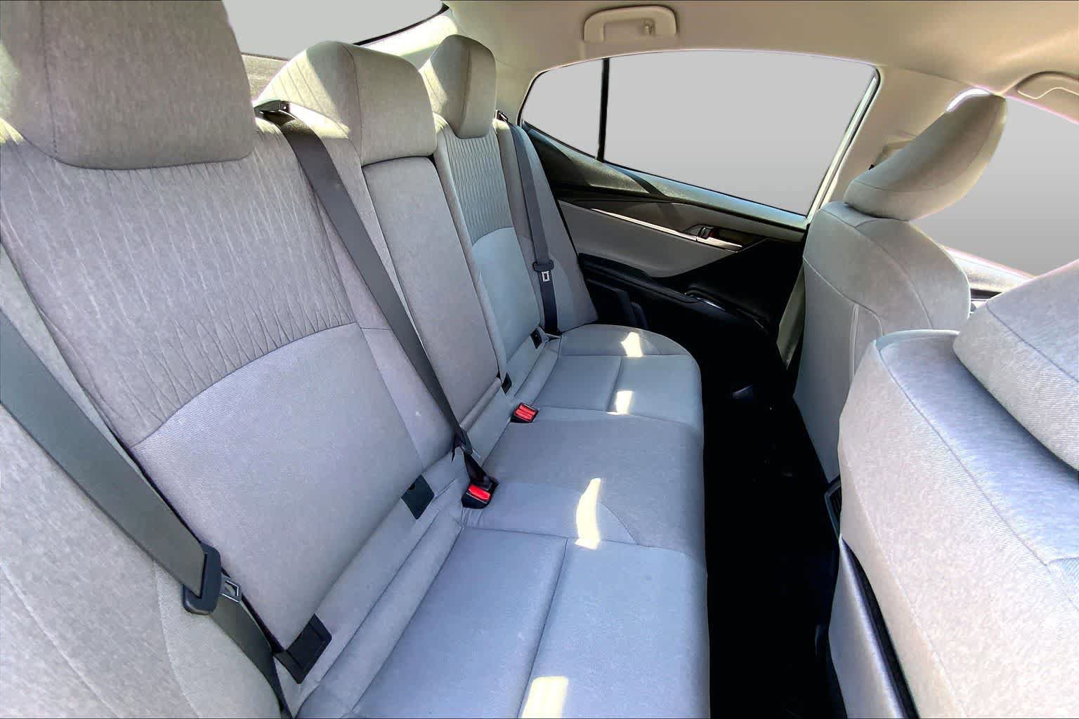 Used 2025 Toyota Camry LE FWD image 18