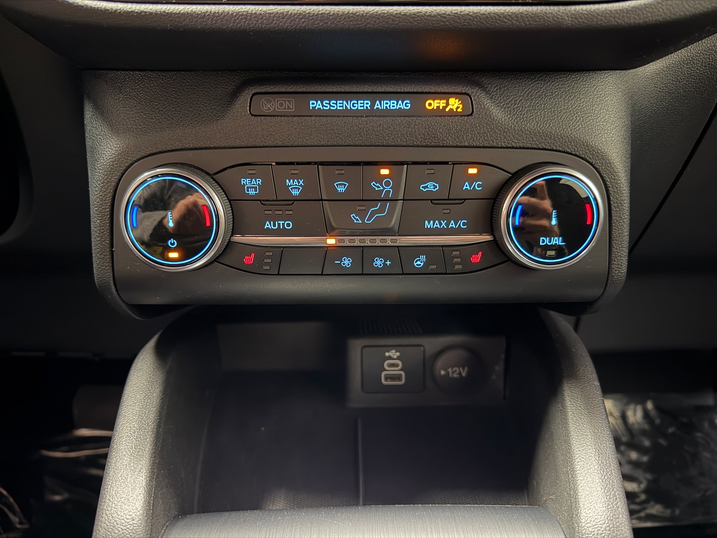 Certified 2025 Ford Escape ST-Line Select AWD/4WD image 22