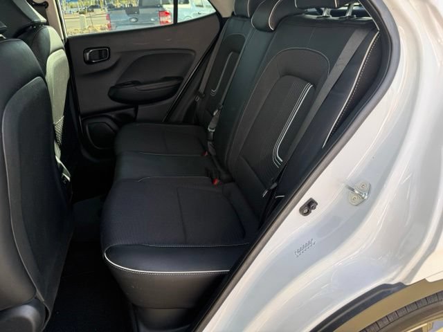 Used 2024 Hyundai Venue Limited FWD image 33
