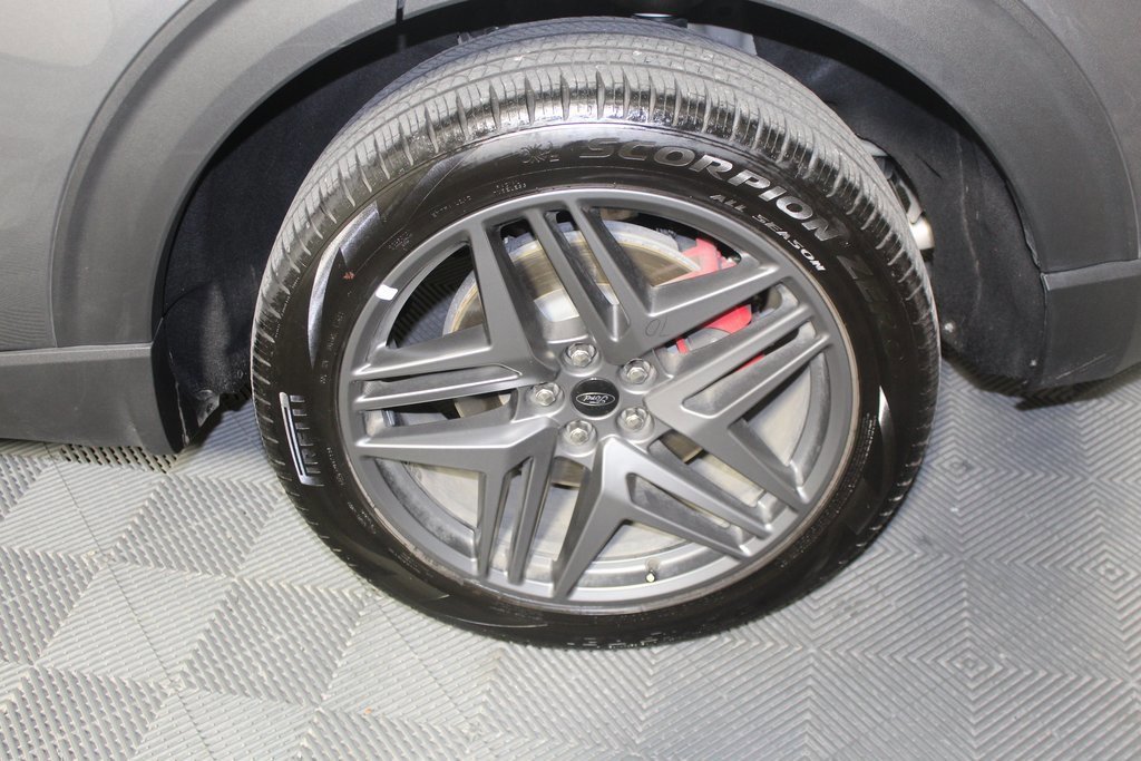 Certified 2025 Ford Explorer ST-Line w/ ST-Line Street Pack image 23