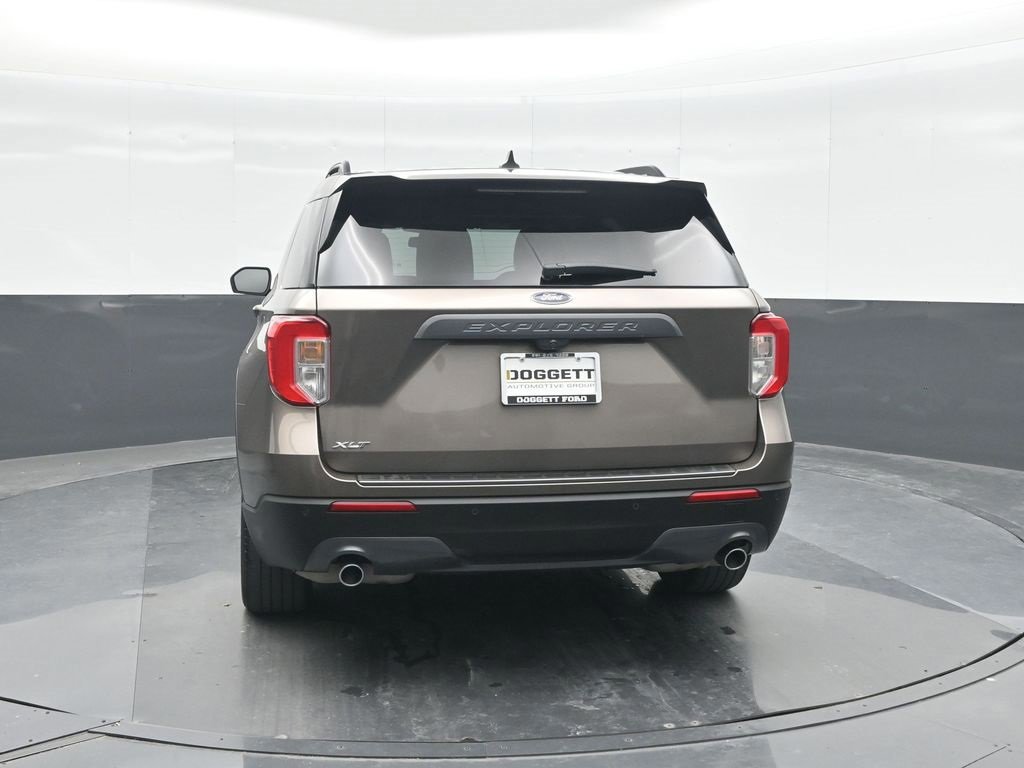 Certified 2021 Ford Explorer XLT w/ Equipment Group 202A image 5