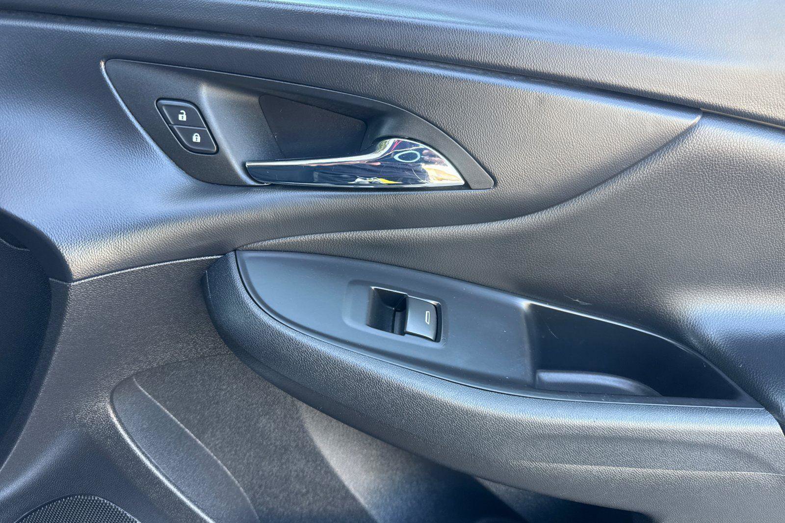 Used 2017 Chevrolet Volt LT w/ Comfort Package image 11