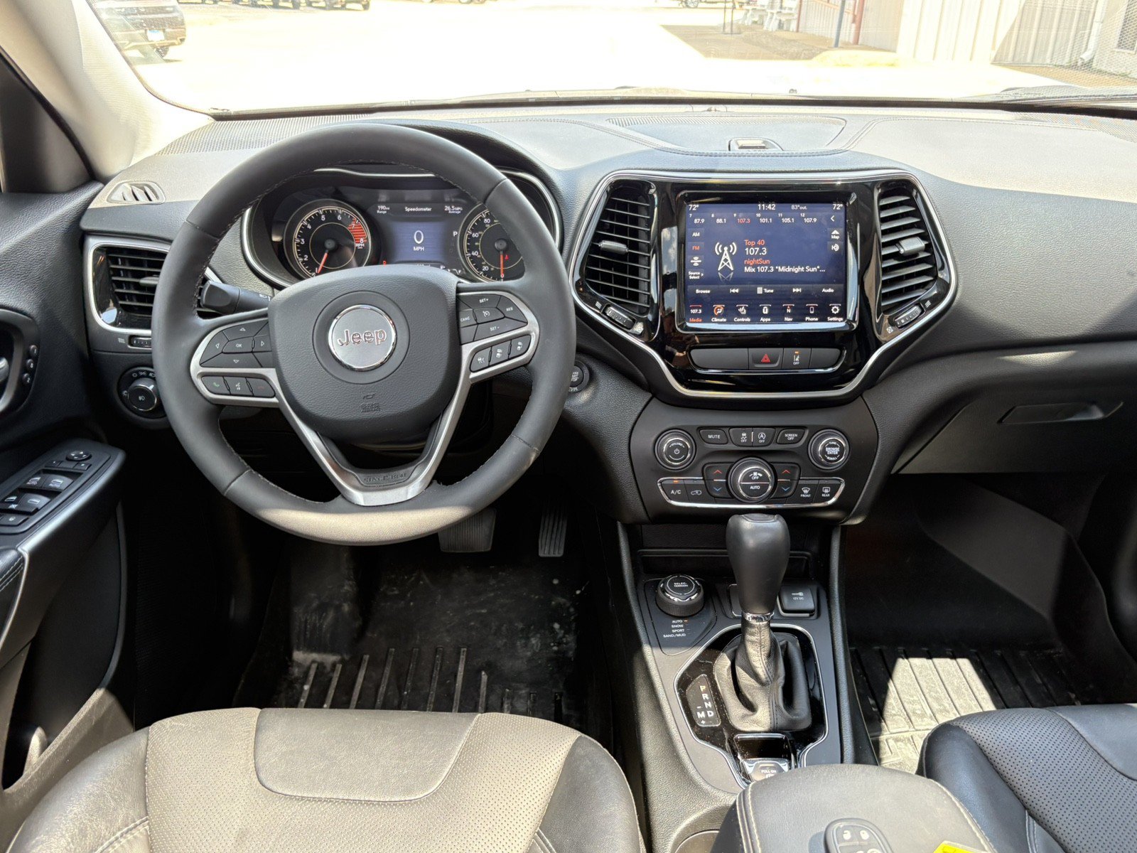 Used 2022 Jeep Cherokee Limited w/ Elite Package AWD/4WD image 23