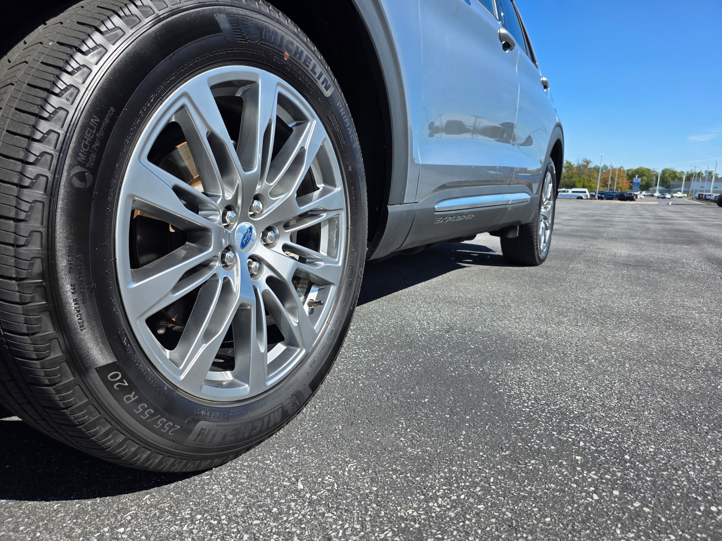 Certified 2025 Ford Explorer Platinum AWD/4WD image 21