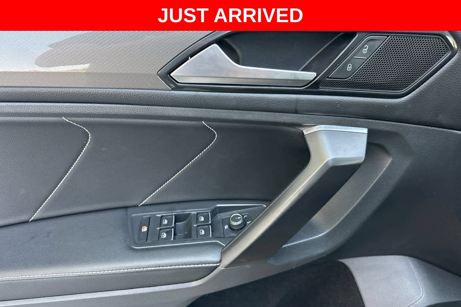Used 2023 Volkswagen Tiguan SE AWD/4WD image 13