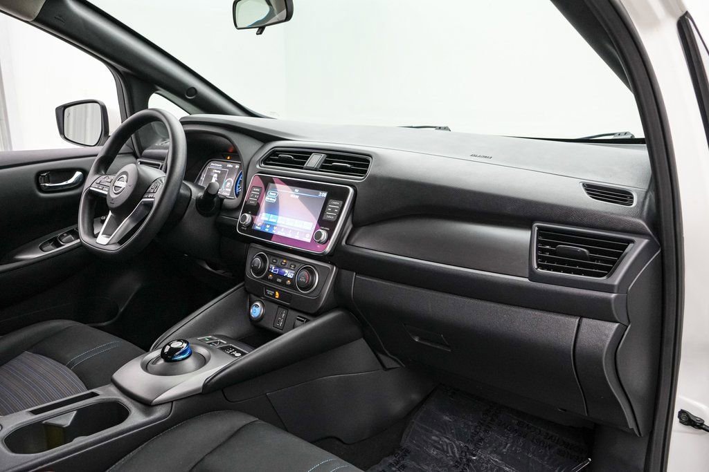 Used 2023 Nissan Leaf S image 22