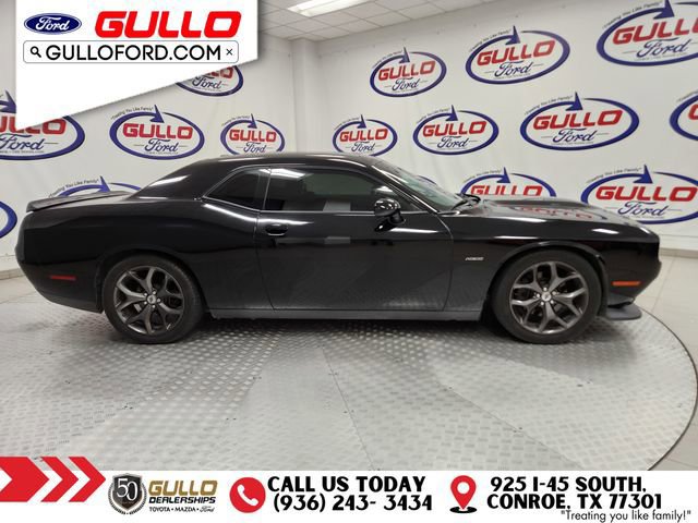 Used 2019 Dodge Challenger R/T image 2