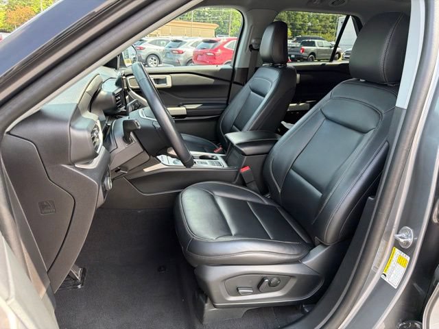 Certified 2023 Ford Explorer XLT w/ Equipment Group 202A RWD image 15