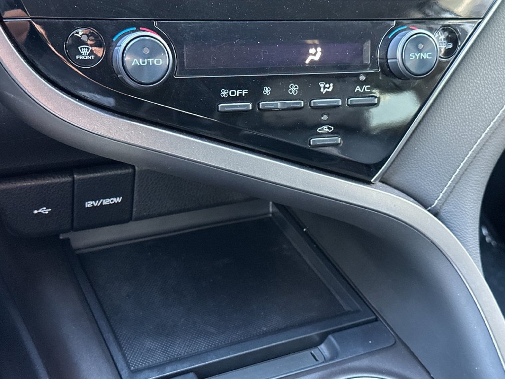 Used 2022 Toyota Camry SE w/ Carpet Mat Package (TMS) FWD image 18