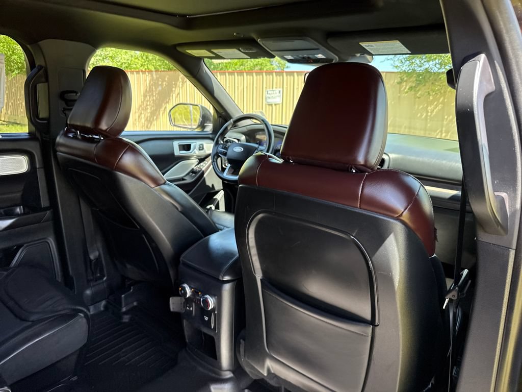 Certified 2020 Ford Explorer Platinum w/ Premium Technology Package AWD/4WD image 29