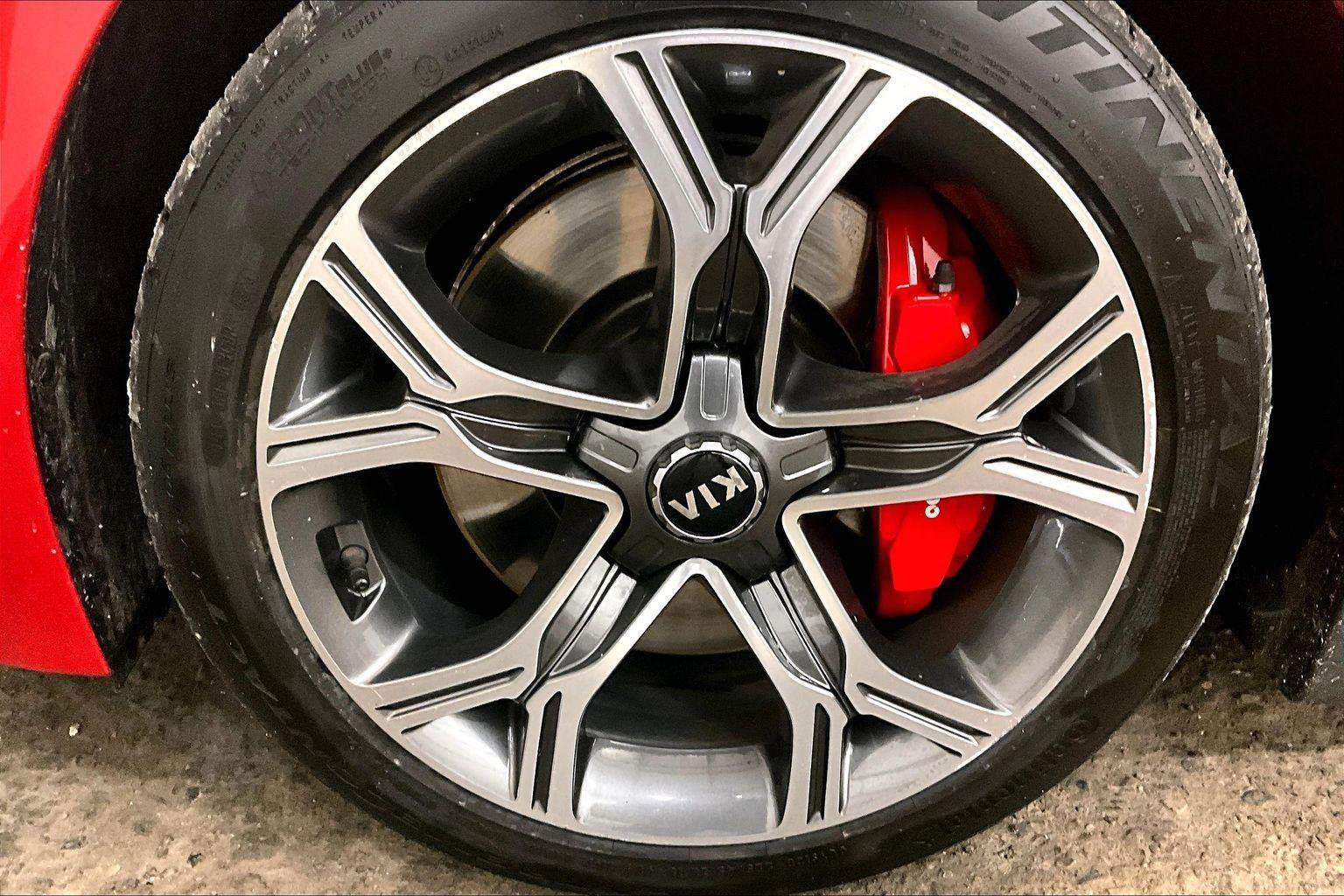 Used 2019 Kia Stinger GT1 image 8