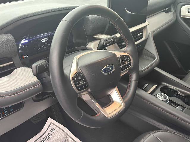 Certified 2025 Ford Explorer Active w/ Active Comfort Package AWD/4WD image 9