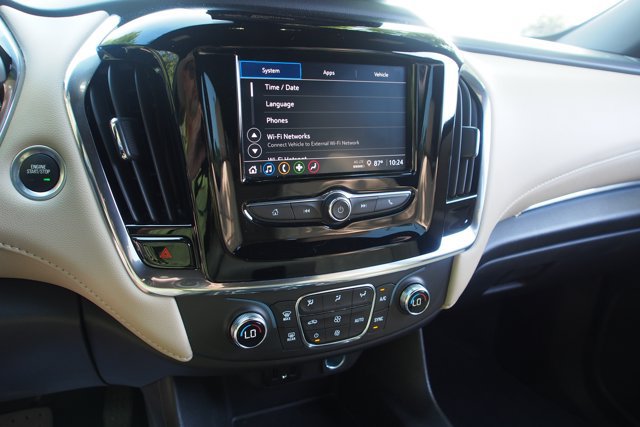 Used 2023 Chevrolet Traverse LS FWD image 28