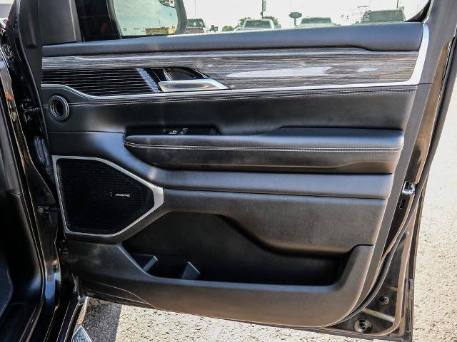 Used 2022 Jeep Wagoneer Series II AWD/4WD image 19